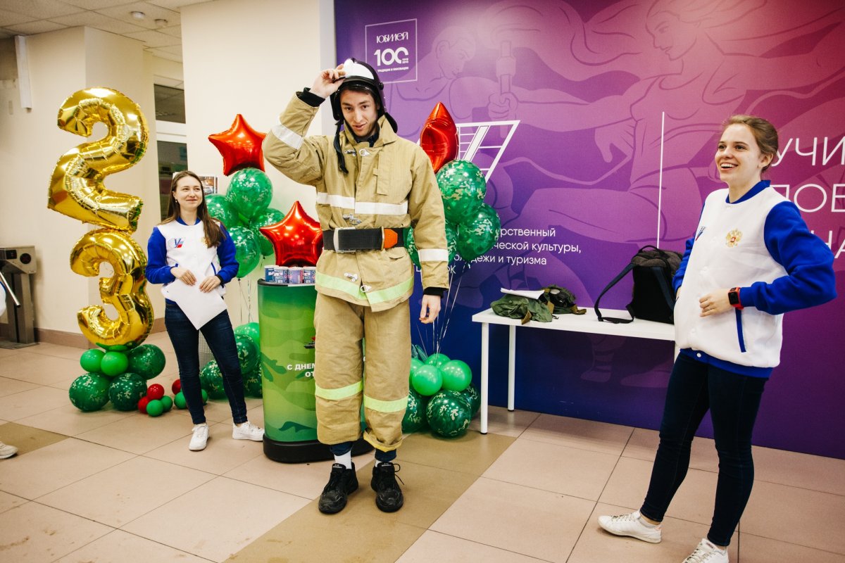 В уже начали отмечать самый мужской праздник года 😃