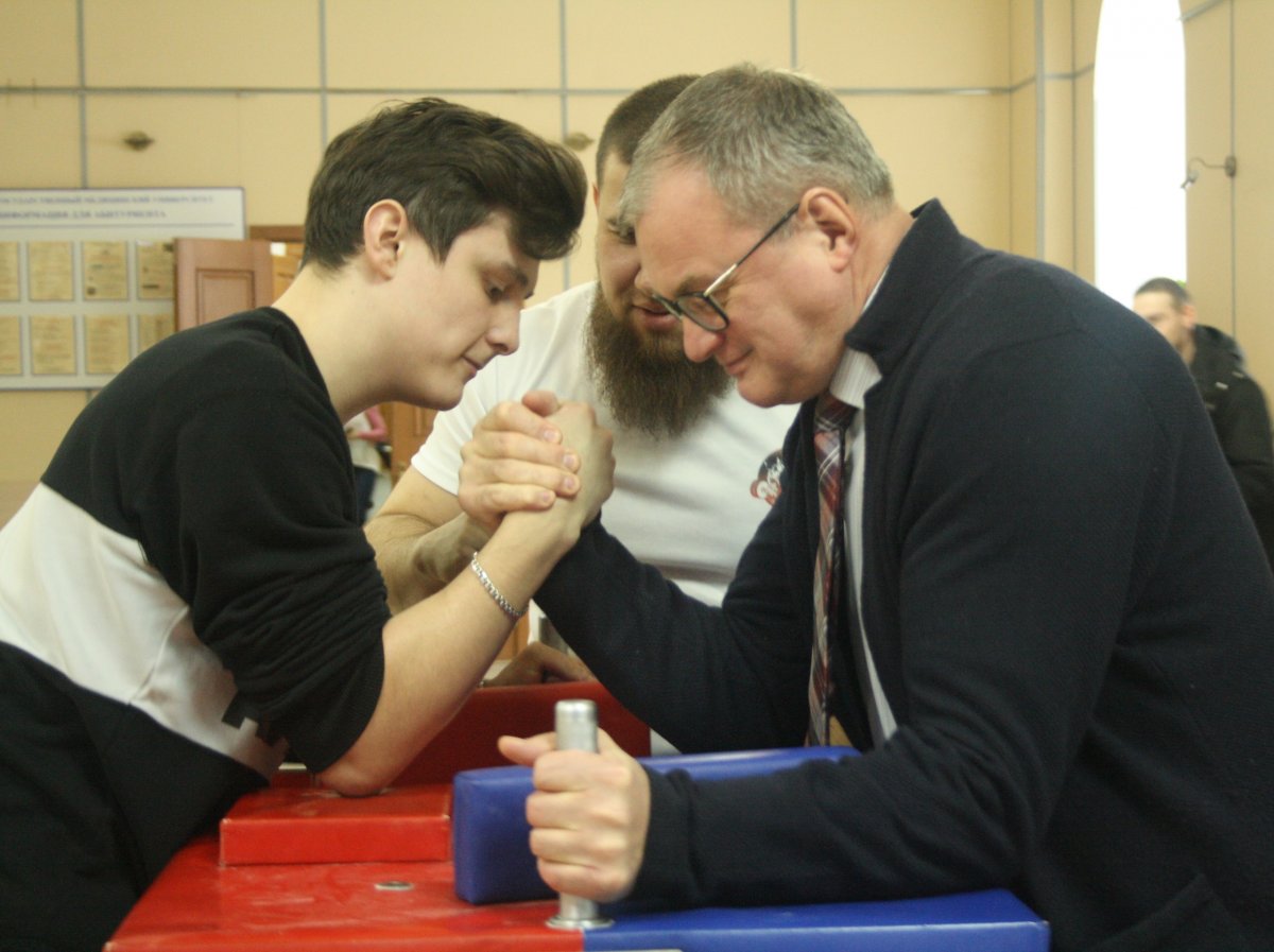 Спасибо всем богатырям, которые пришли сегодня помериться силой. И отдельная благодарность СОК "Медик" https://vk.com/sok_sgmu за помощь в организации мероприятия