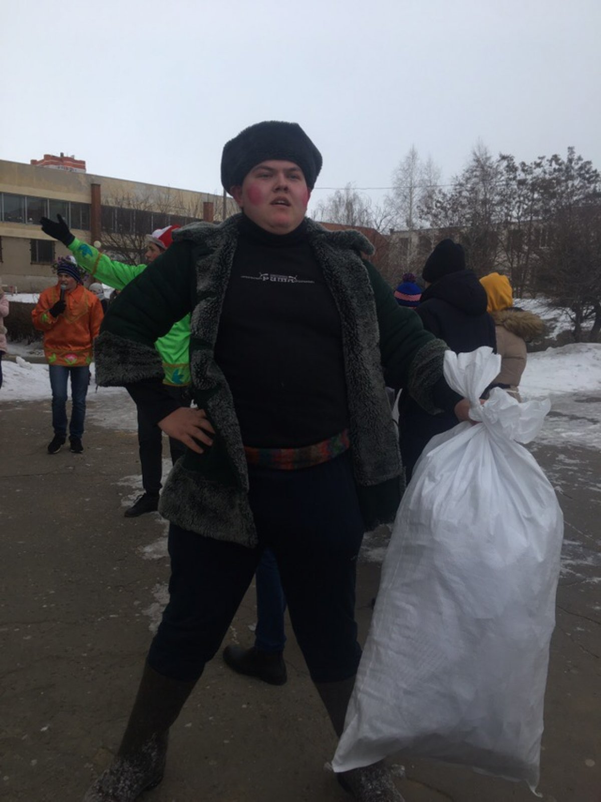 В воздухе чувствуется приближение весны, а это значит, что сегодня студенты ЛГТУ отпраздновали масленицу