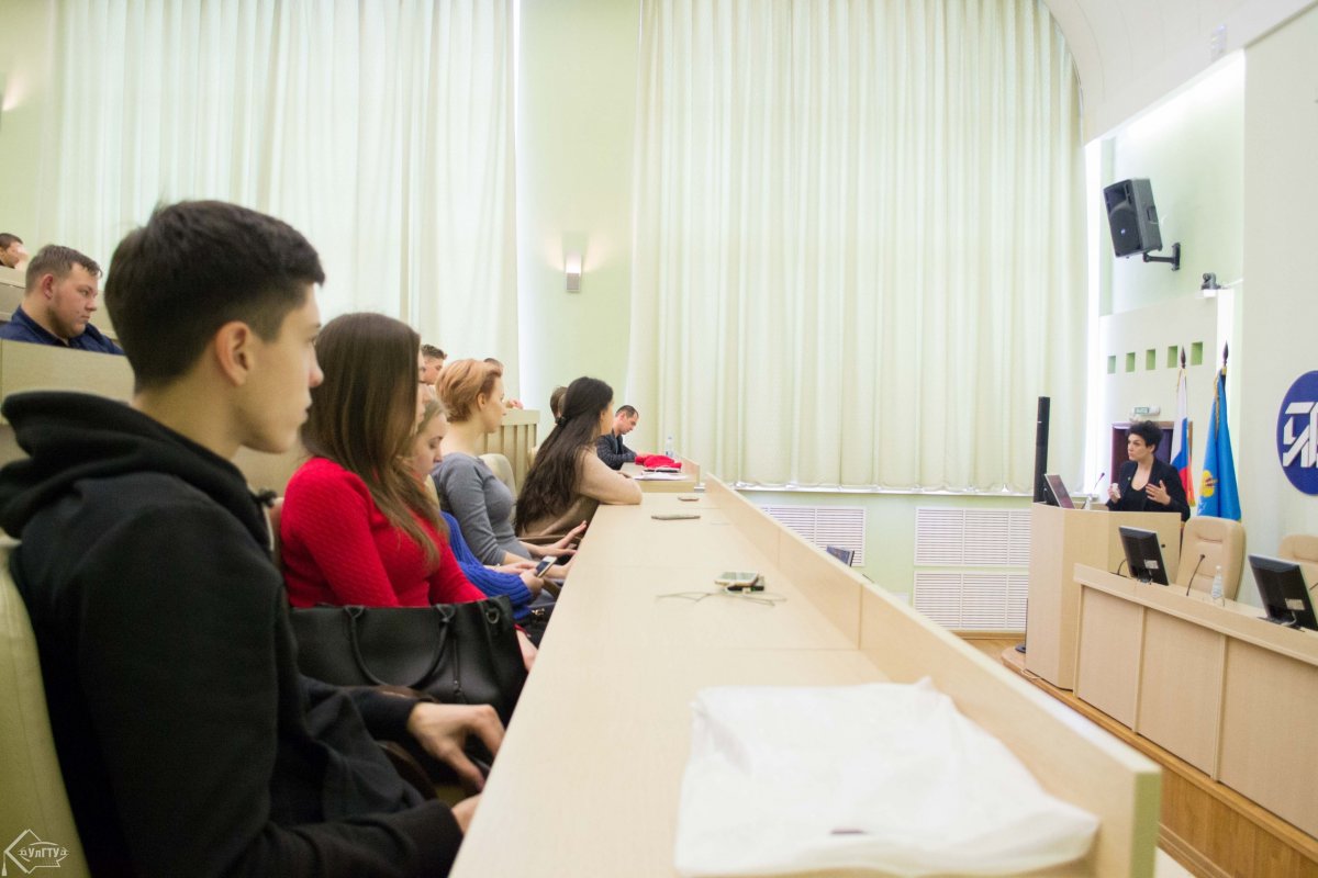 🎓 28 февраля в рамках первого дня форума «Педагоги России: инновации в образовании» состоялась презентация федерального проекта-мотивации «Страна Героев»