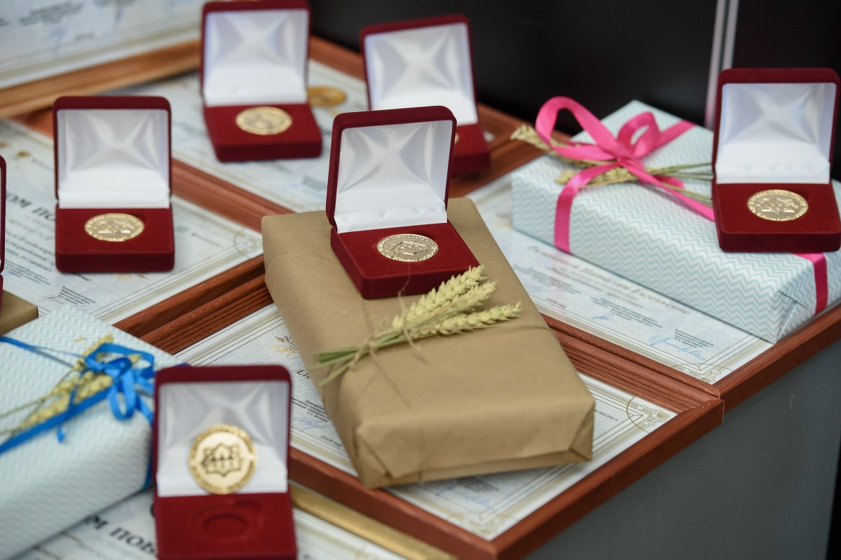 Хочешь получить дополнительные баллы к ЕГЭ или вступительным испытаниям на программы бакалавриата, магистратуры и аспирантуры – участвуй в конкурсе молодежных проектов «Моя страна – моя Россия»!