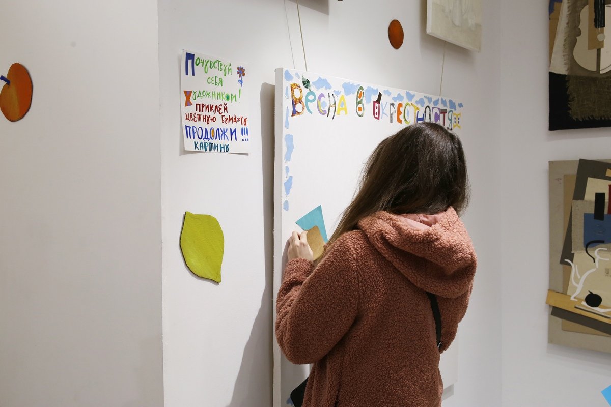 В открылась юбилейная выставка старшего преподавателя Светланы Кобышевой «В поисках автора»