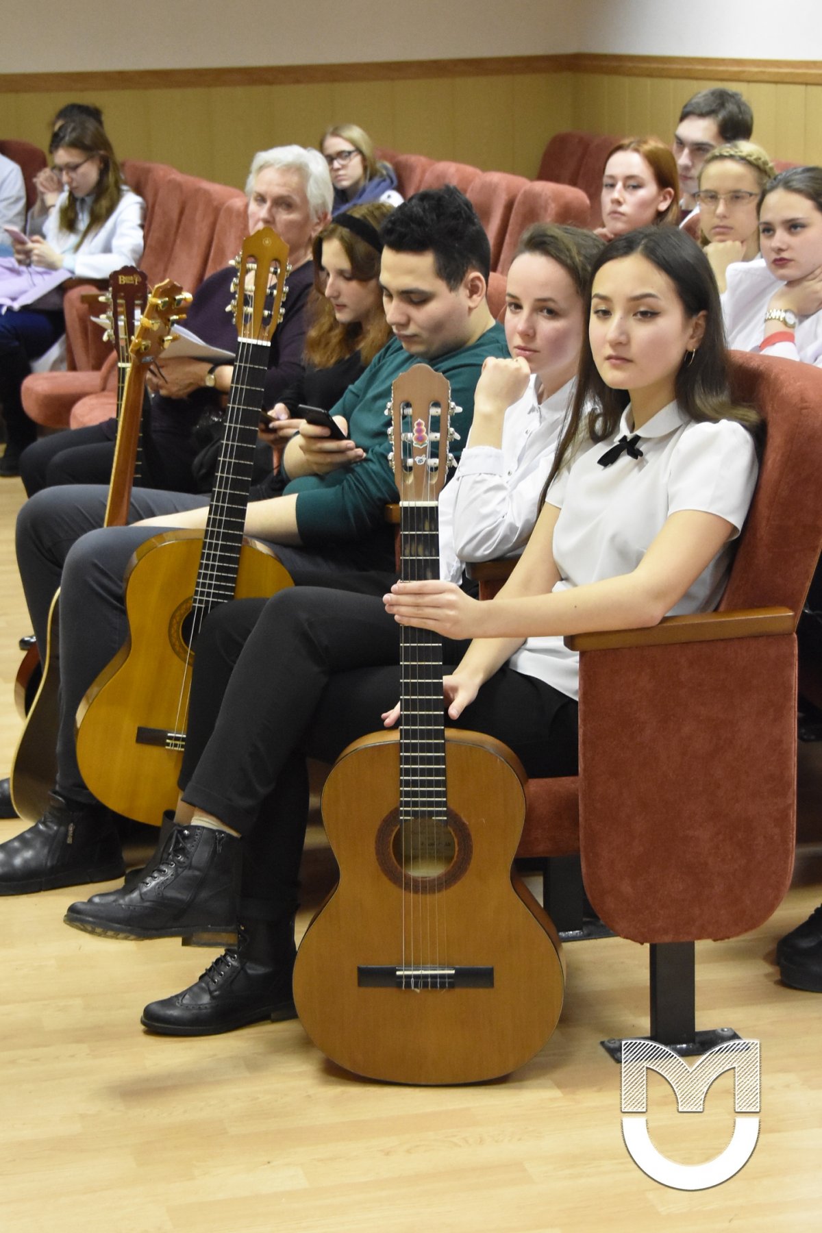 🎸6 марта состоялся литературно-музыкальный вечер, посвященный творчеству Булата Окуджавы «Возьмемся за руки, друзья!»🎸