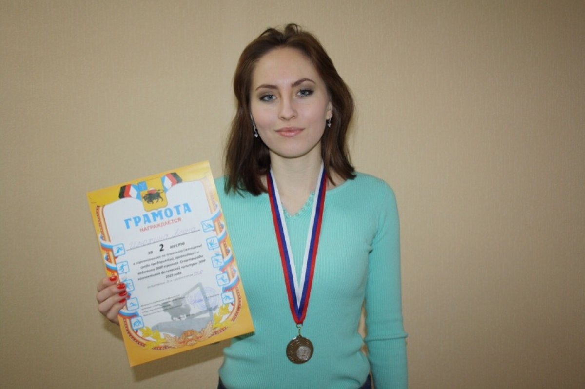 Студентка ЭТИ Алена Илюхина стала серебряным призером 🥈 в личном зачете по плаванию вольным стилем 🏊🏻‍♀️🏊🏻‍♀️🏊🏻‍♀️