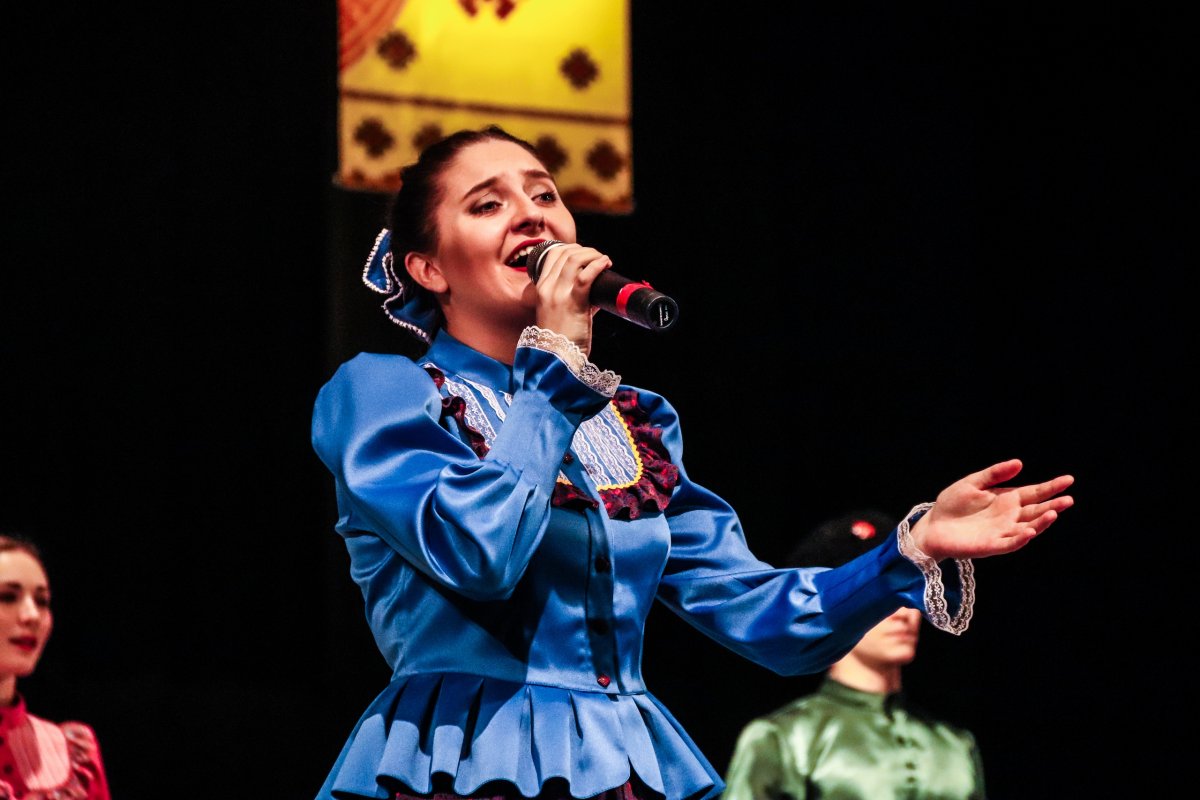 14 марта в КТЦ «Феникс» состоялся концерт солистов ансамбля народной музыки и танца ВСГИК «Сибирский сувенир»