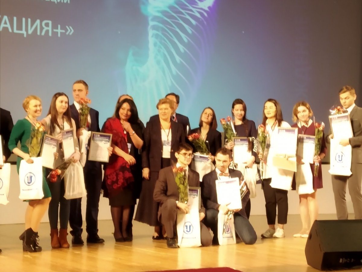 📌 Ординатор кафедры неврологии и нейрохирургии СибГМУ Екатерина Каменских и студентка 5 курса ЛФ