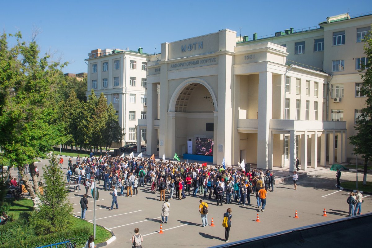 Близится день открытых дверей и приемная кампания. По этому случаю мы решили провести конкурс!