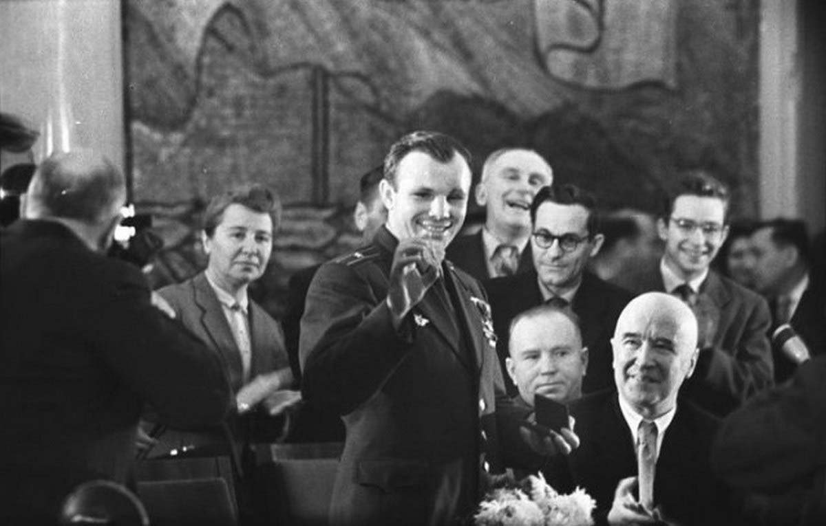 На фото - Юрий Гагарин в Московском университете, 14 ноября 1961 года