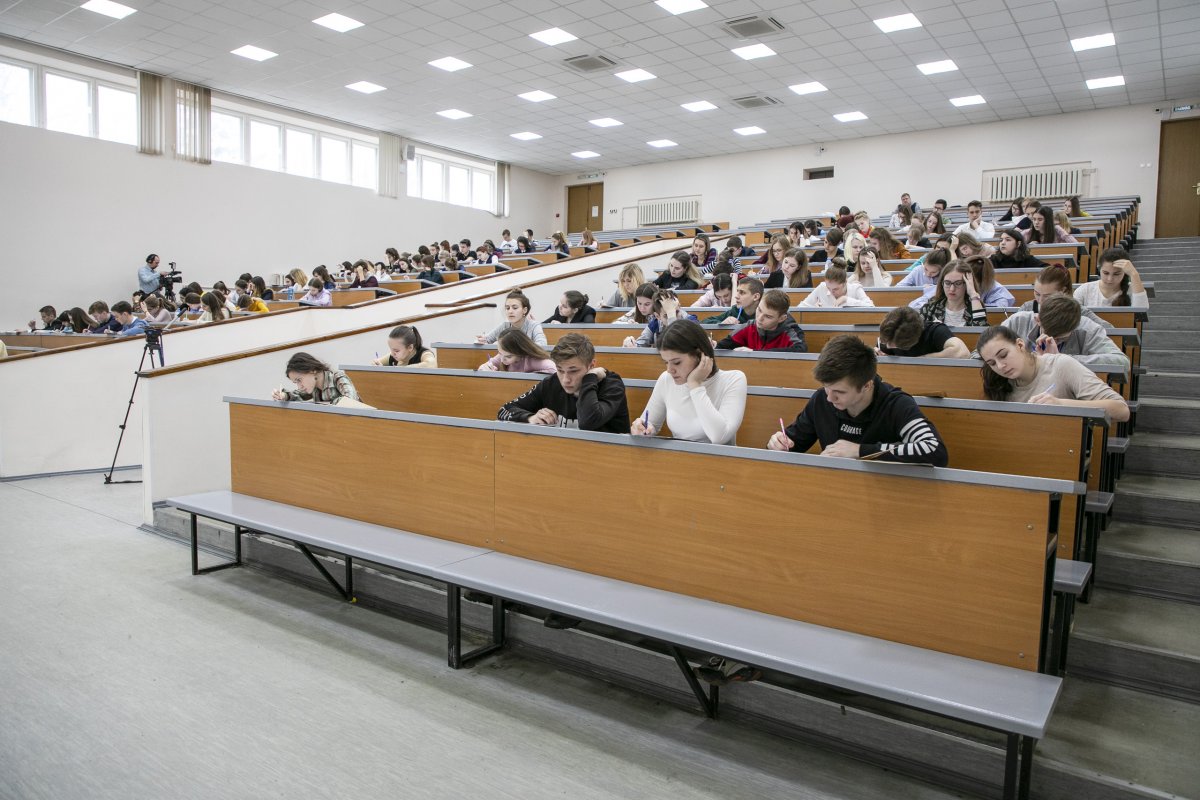 В Университете Лобачевского прошёл первый этап региональной гуманитарной олимпиады «Нижегородские умницы и умники» 📚