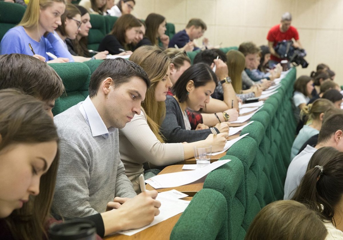 В 14:00 присоединяйтесь к прямой трансляции ежегодной международной образовательная акция «Тотальный диктант».