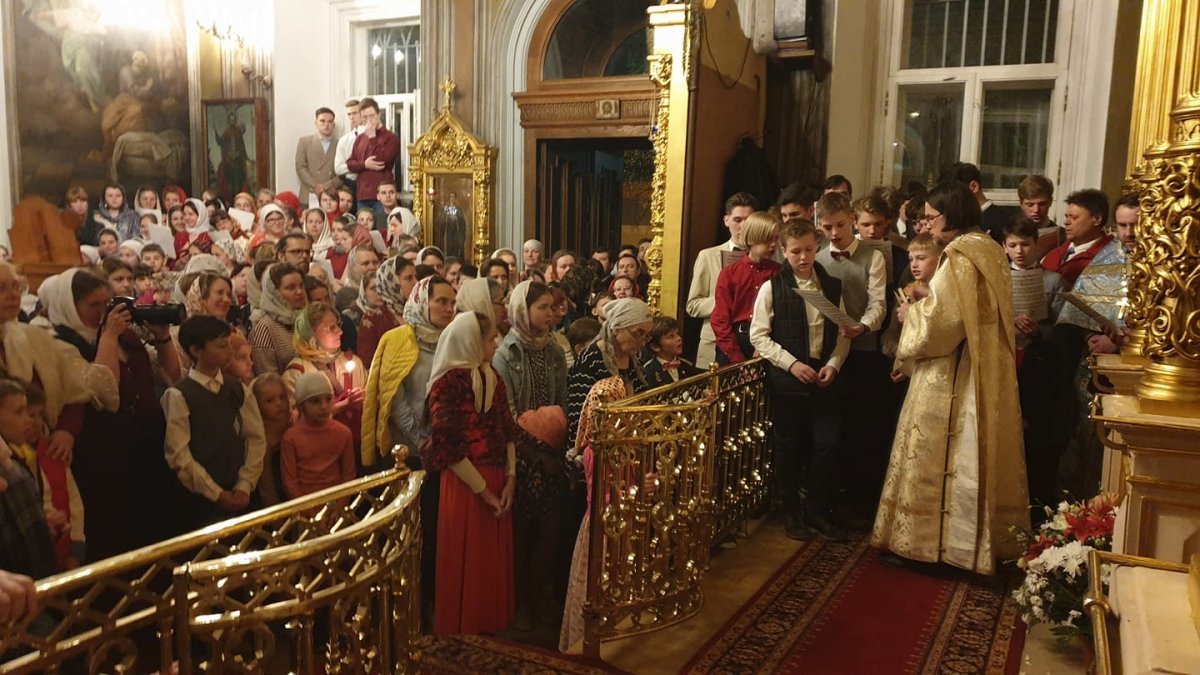 Пасхальная литургия в Николо-Кузнецком храме в ПСТГУ