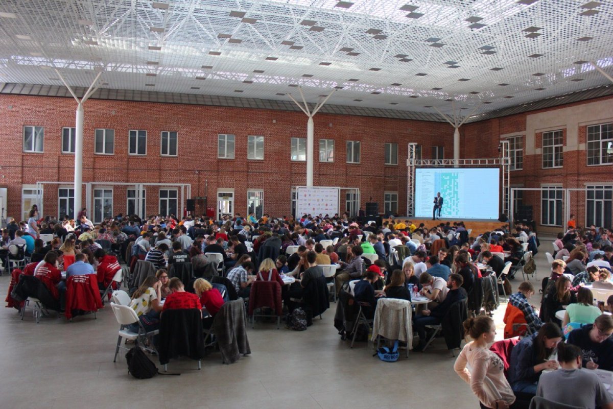 Мы говорим: «ДА!» – чемпионатам по интеллектуальным играм! 😃 И не зря это делаем! 👆🏻Так, сборная команда КЛТНН (Томск-Красноярск), в состав которой вошел студент СибГМУ Артем Никифоров, стала чемпионом 🏆 России по «Брейн-рингу» среди студентов!