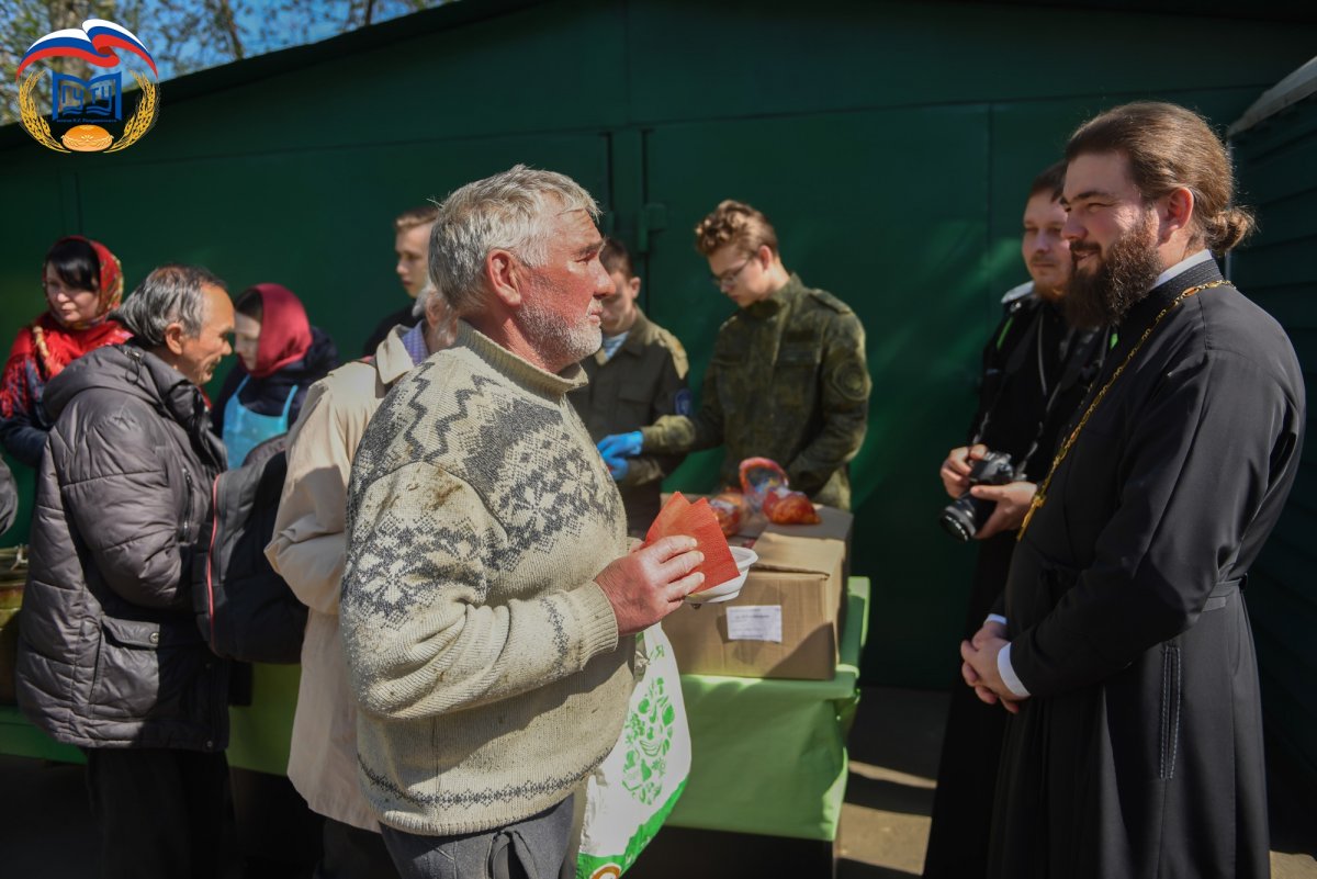 Студенты МГУТУ приняли участие в благотворительной акции помощи бездомным☑️