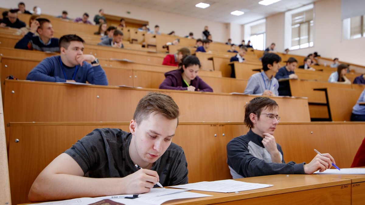 В МГУ объявлены победители и призеры 16-й Колмогоровской студенческой олимпиады по теории вероятностей. Она проходит отдельно для студентов 1–2 и 3–6 курсов