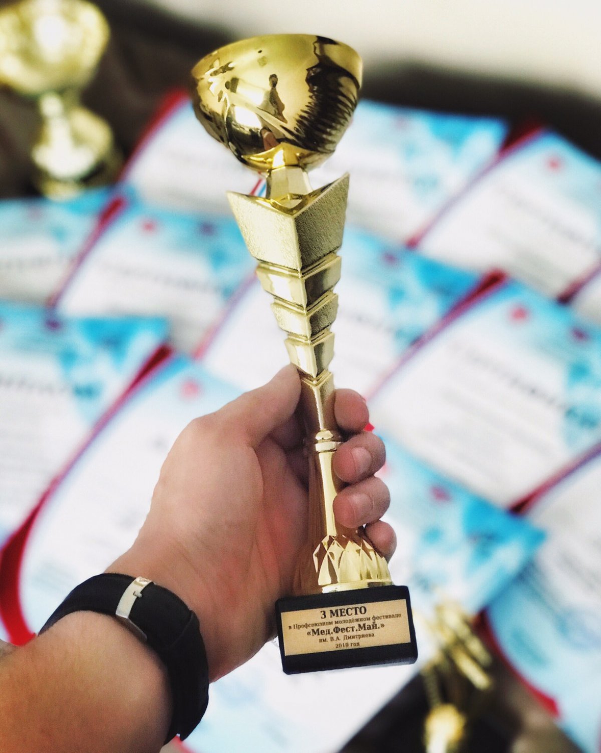 Несколько часов назад закончился МедФестМай - ежегодный фестиваль студентов медицинских вузов в Санкт-Петербурге! ⚜️