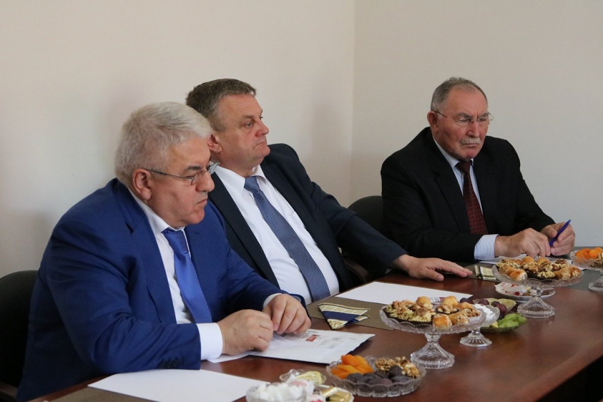 В ректорате ДГУ состоялась встреча с руководством Высшей экономической школы Белосток Республики Польша, на которой были обсуждены вопросы сотрудничества в образовательной и инновационной сферах.