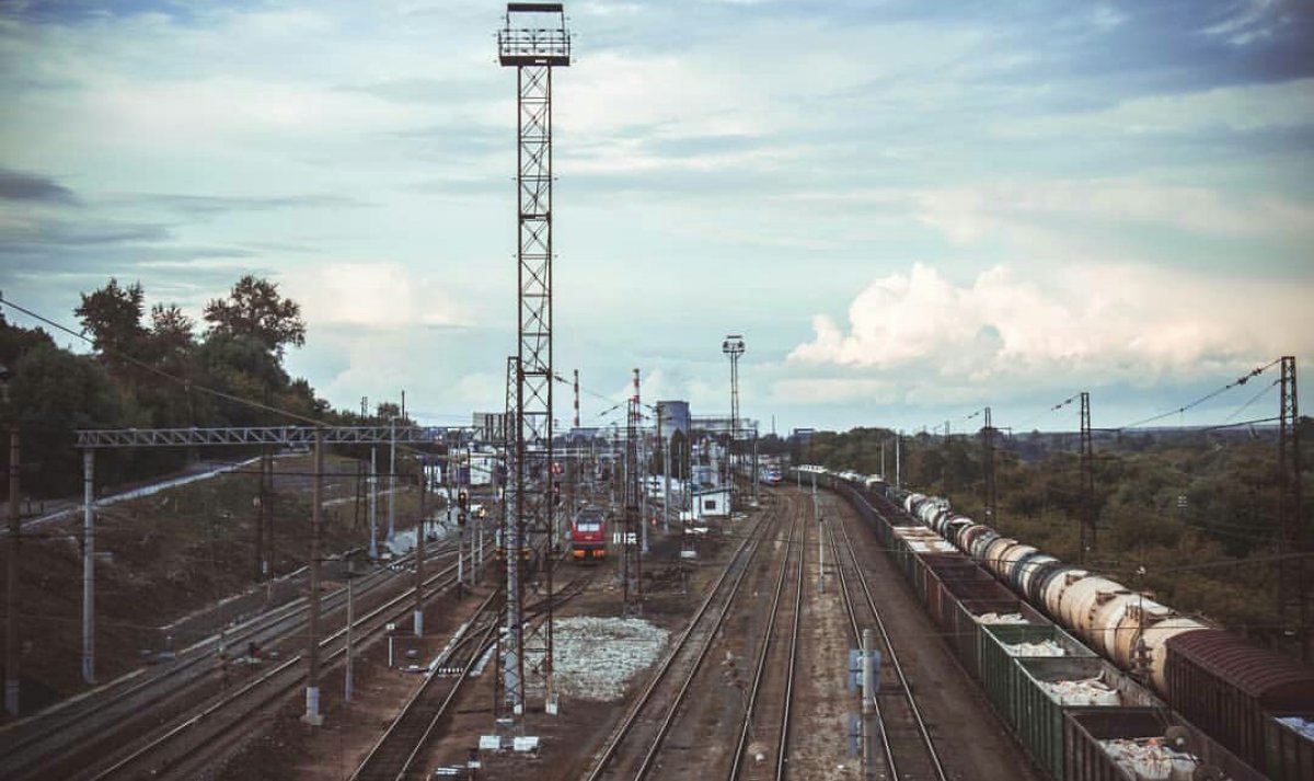 9-летнего жителя Вязников (Владимирская область) реанимобилями доставили в Университетскую клинику ПИМУ. Мальчик получил сильнейший удар током, забравшись на железнодорожную цистерну и схватившись за контактный силовой провод