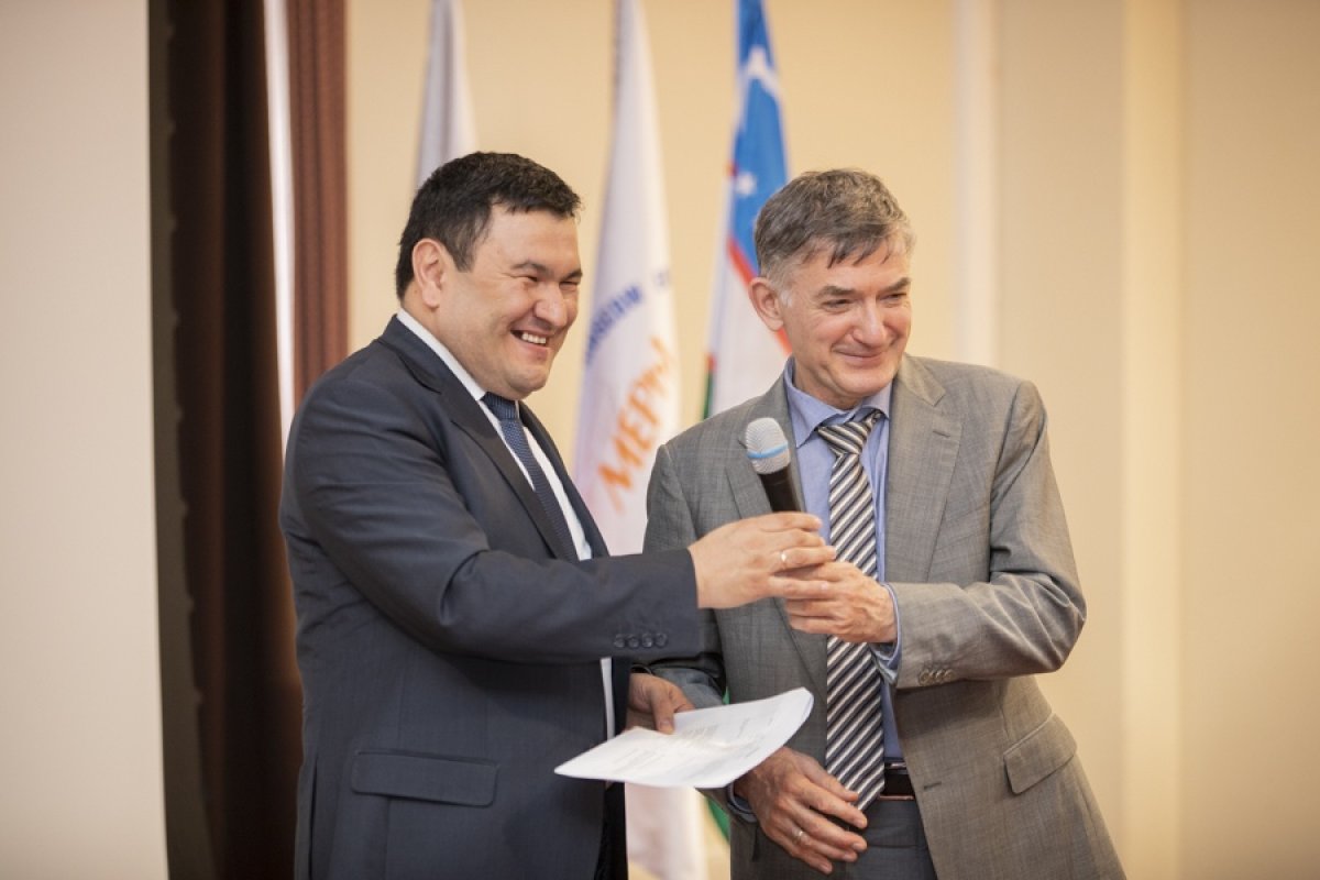 В НИЯУ МИФИ состоялась встреча студентов из Узбекистана с главой Агентства «Узатом», первым заместителем министра энергетики Республики Узбекистан Журабеком Мирзамахмудовым и ректором НИЯУ МИФИ Михаилом Стрихановым.