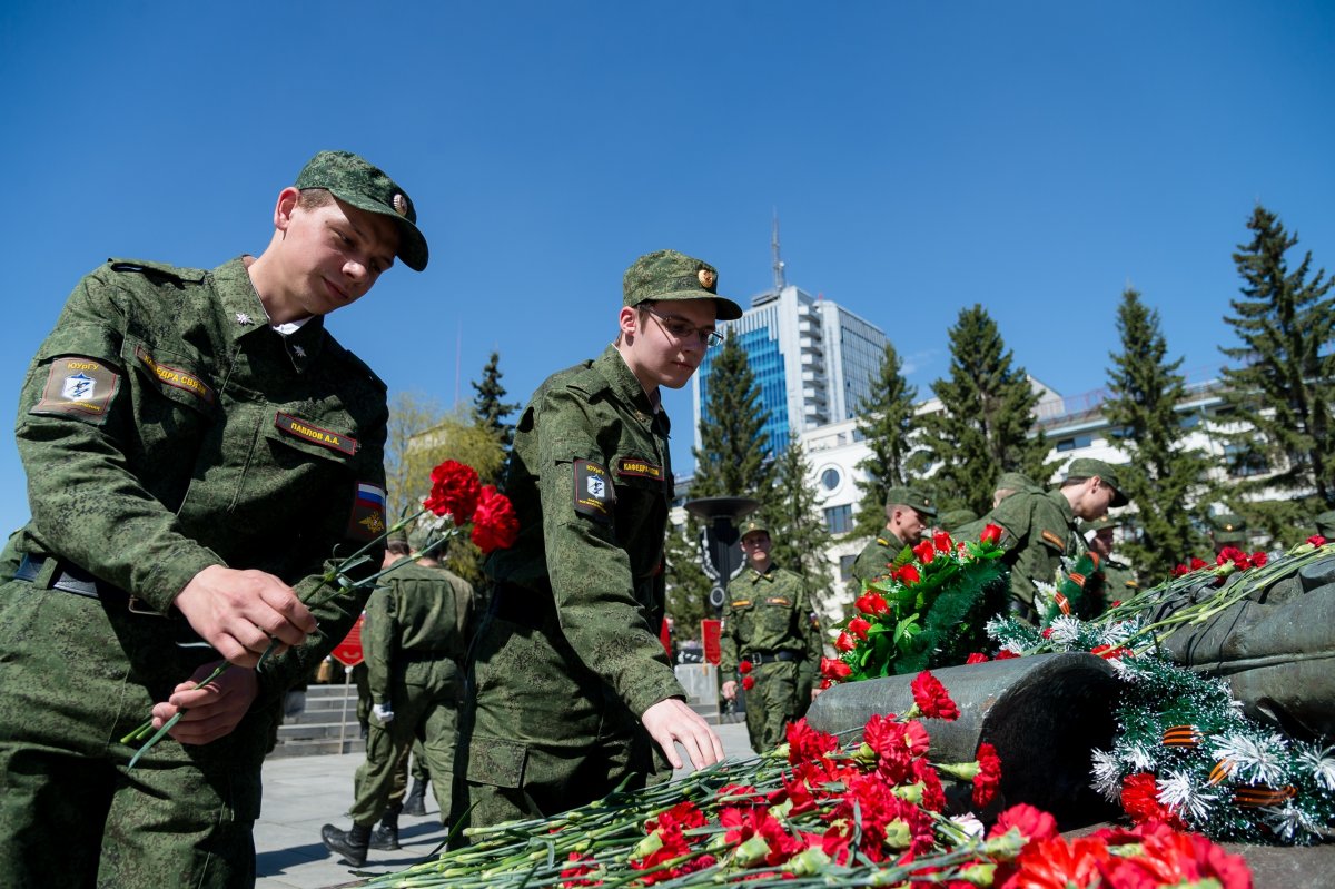 ЮУрГУ начал праздновать День Победы.