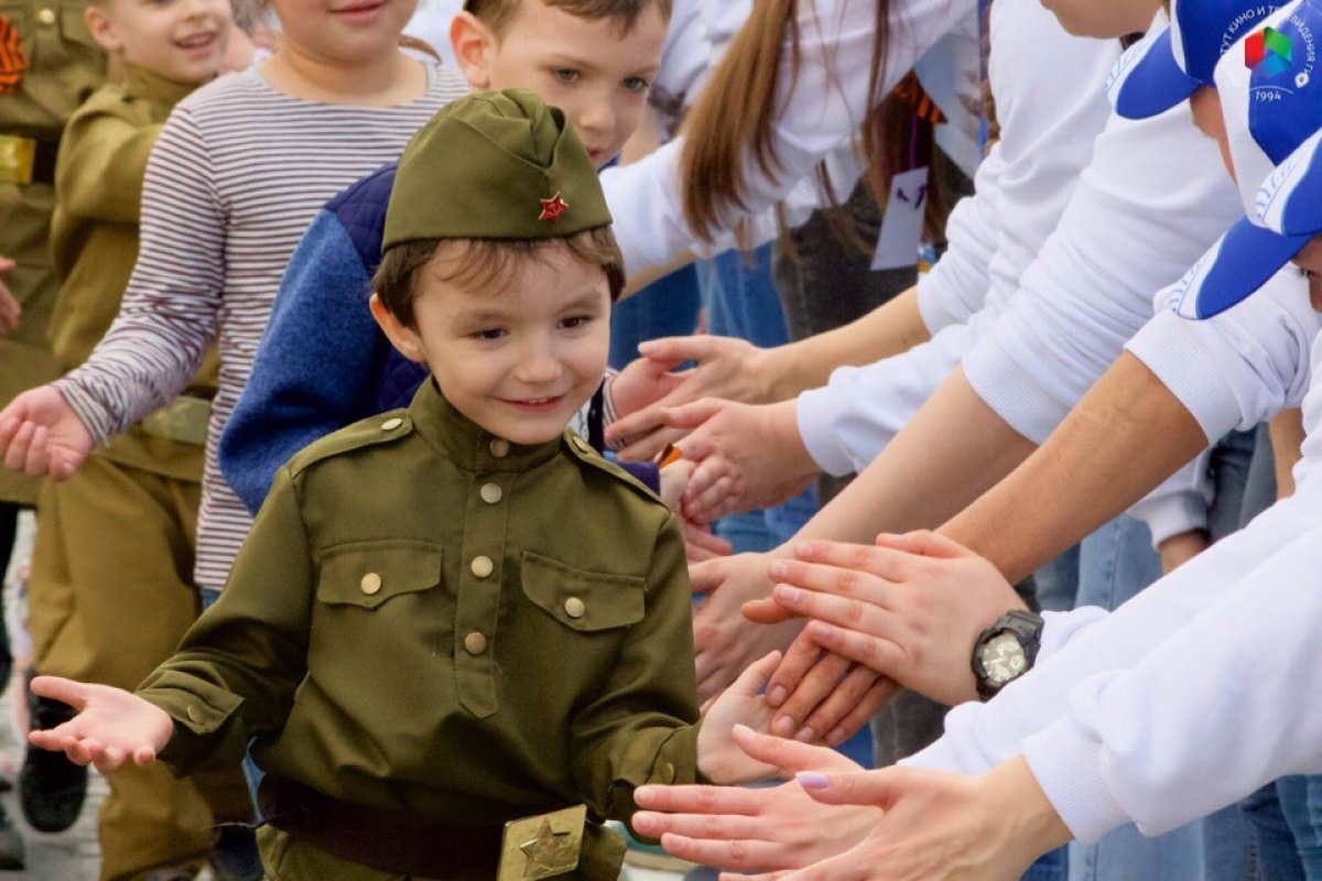 Фотоотчет студентов операторского факультета ГИТРа с Красной площади в День Победы!