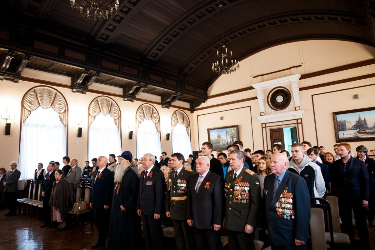 Вчера в Дубовом зале прошёл праздничный концерт «Победный день!», посвящённый 74-й годовщине Великой Победы.