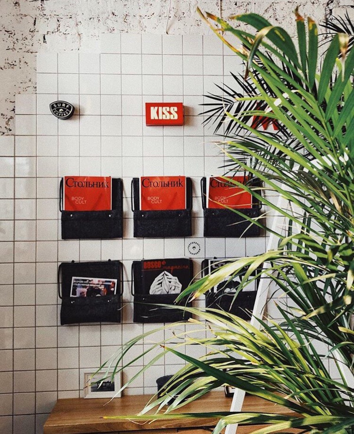 Райский уголок для всех искушённых "серферов" или для тех, кто ещё вдруг не знает, что сравнительно недавно в нашем городе появился "Surf Coffee x 1905" (instagram: serfcoffee.ekb )