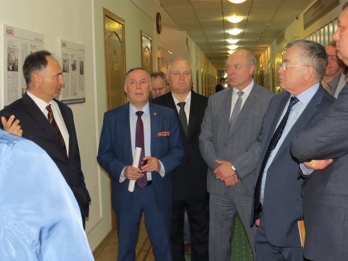 В преддверии Великой Победы «Российская газета» при поддержке Законодательного собрания Нижегородской области организовала тематическую выставку «Российская газета» и её друзья - о Победе», которая будет работать до конца мая.