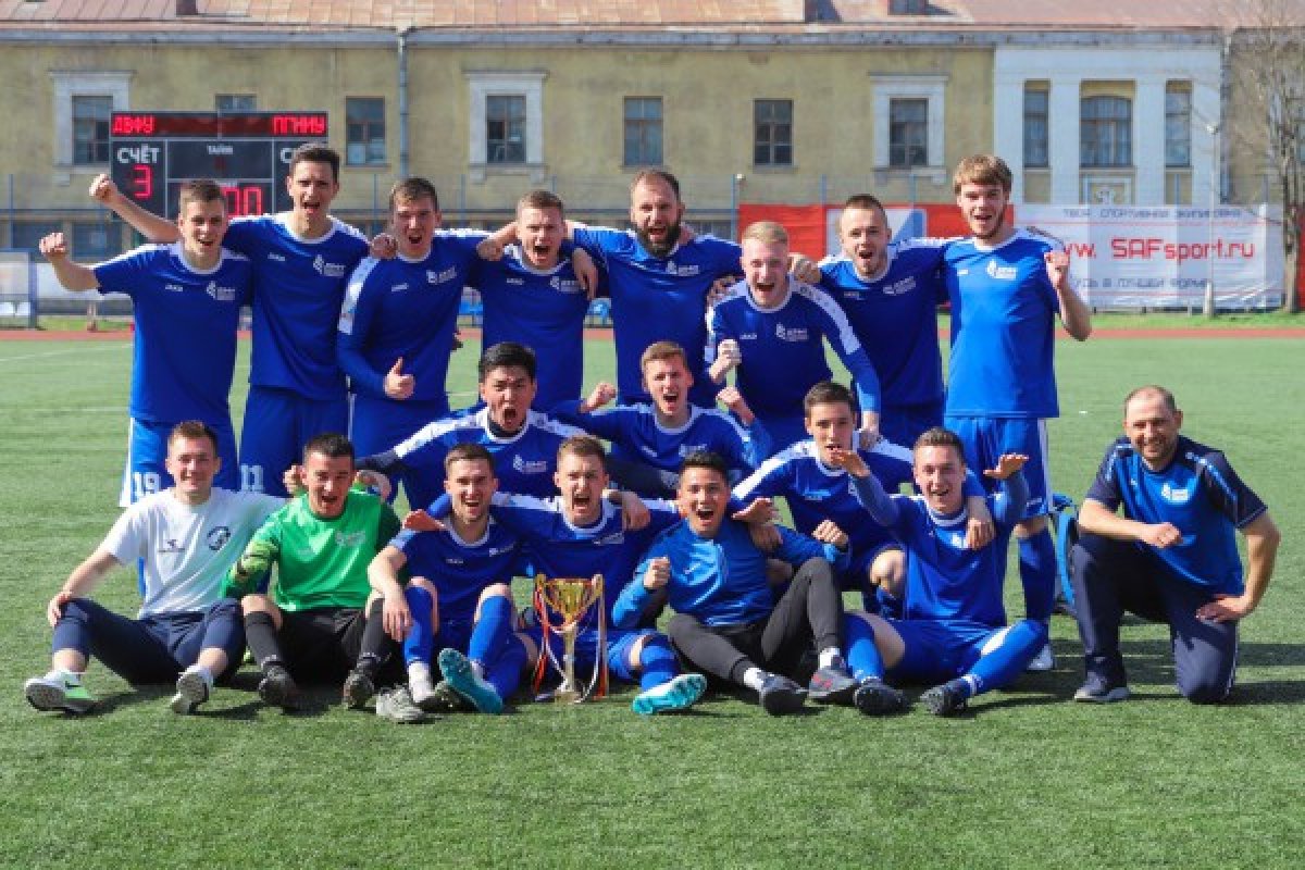 Сборная ДВФУ на II месте в Национальной студенческой футбольной лиге сезона 2018-2019 годов среди команд Первой группы.