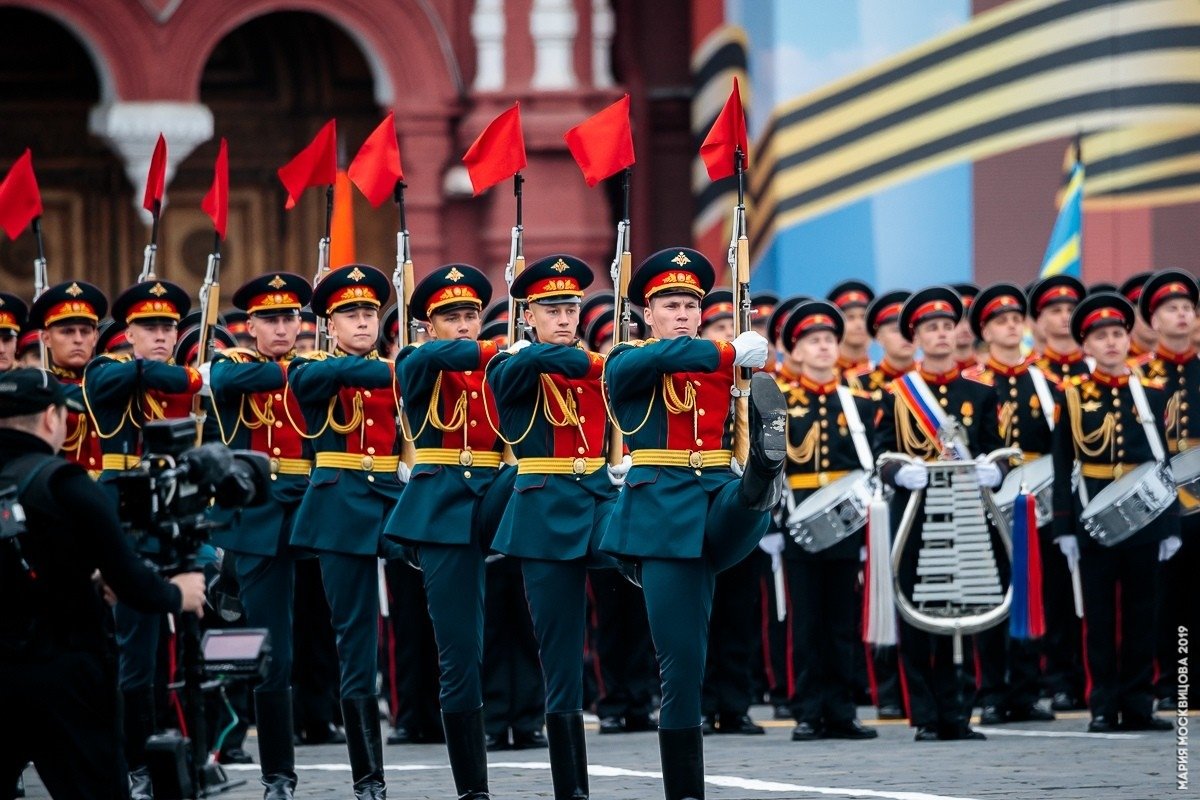 Студент НХТИ Алексей Фокеев на главном параде страны на Красной площади!