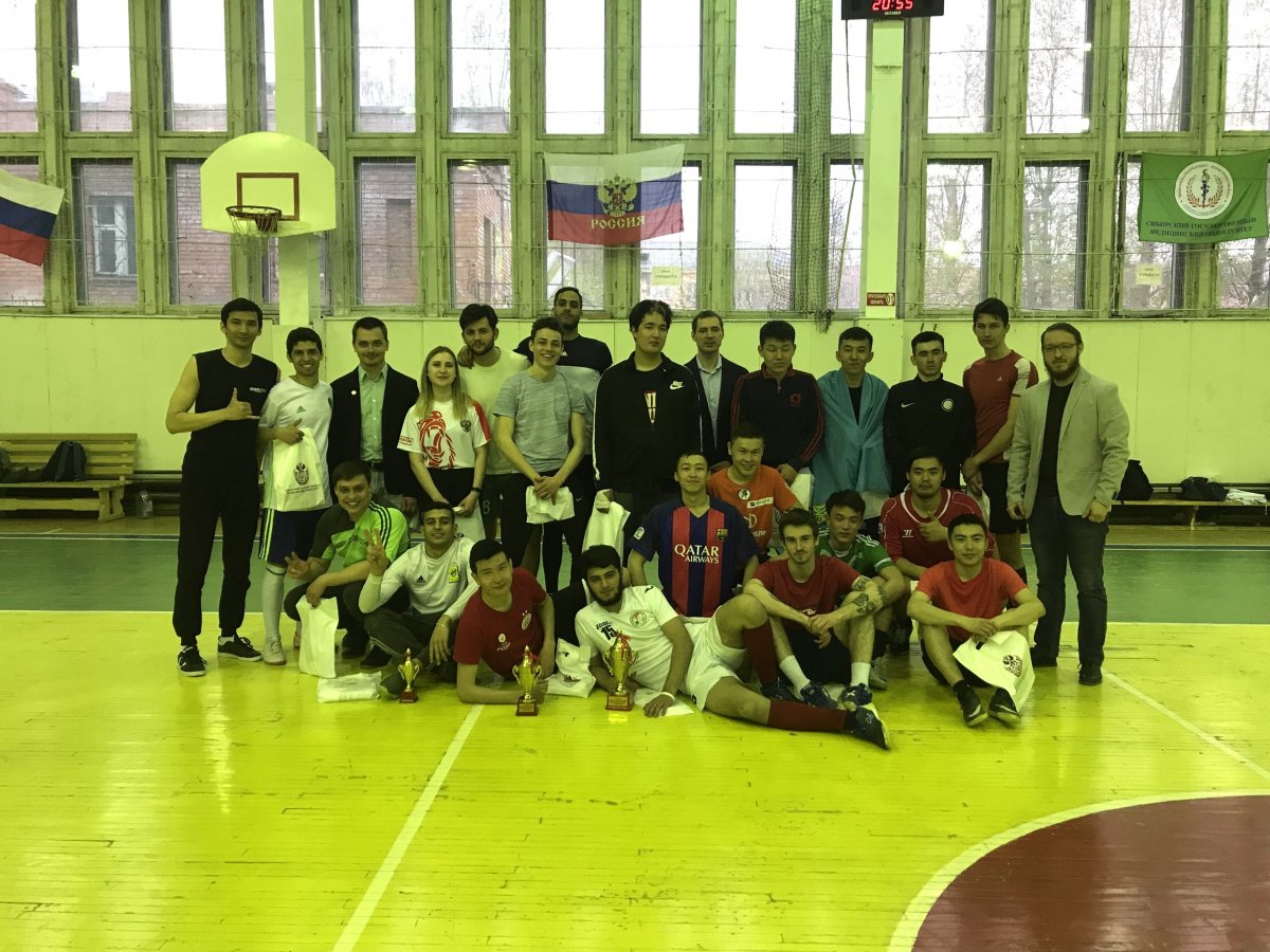 Интернациональный турнир по ⚽ мини-футболу во второй раз прошел в СибГМУ! Команды
