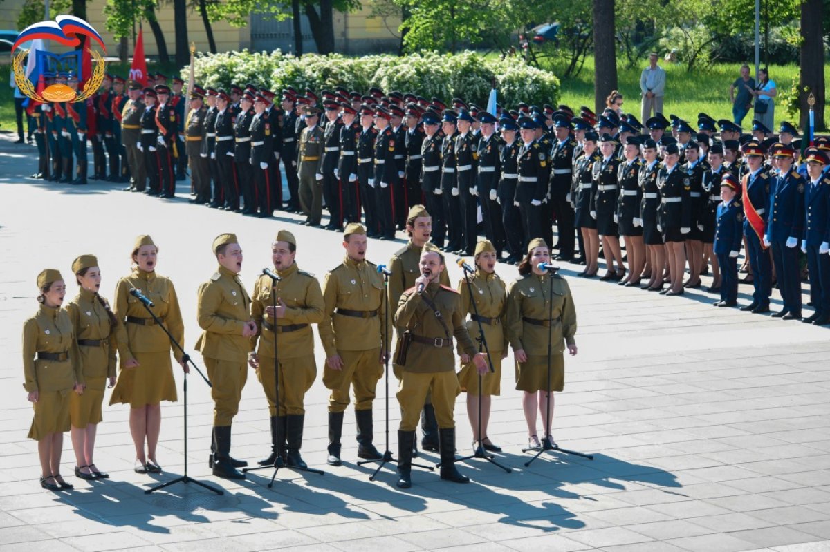Ректор МГУТУ Валентина Иванова стала почетным гостем парада кадетского движения в Санкт-Петербурге✅
