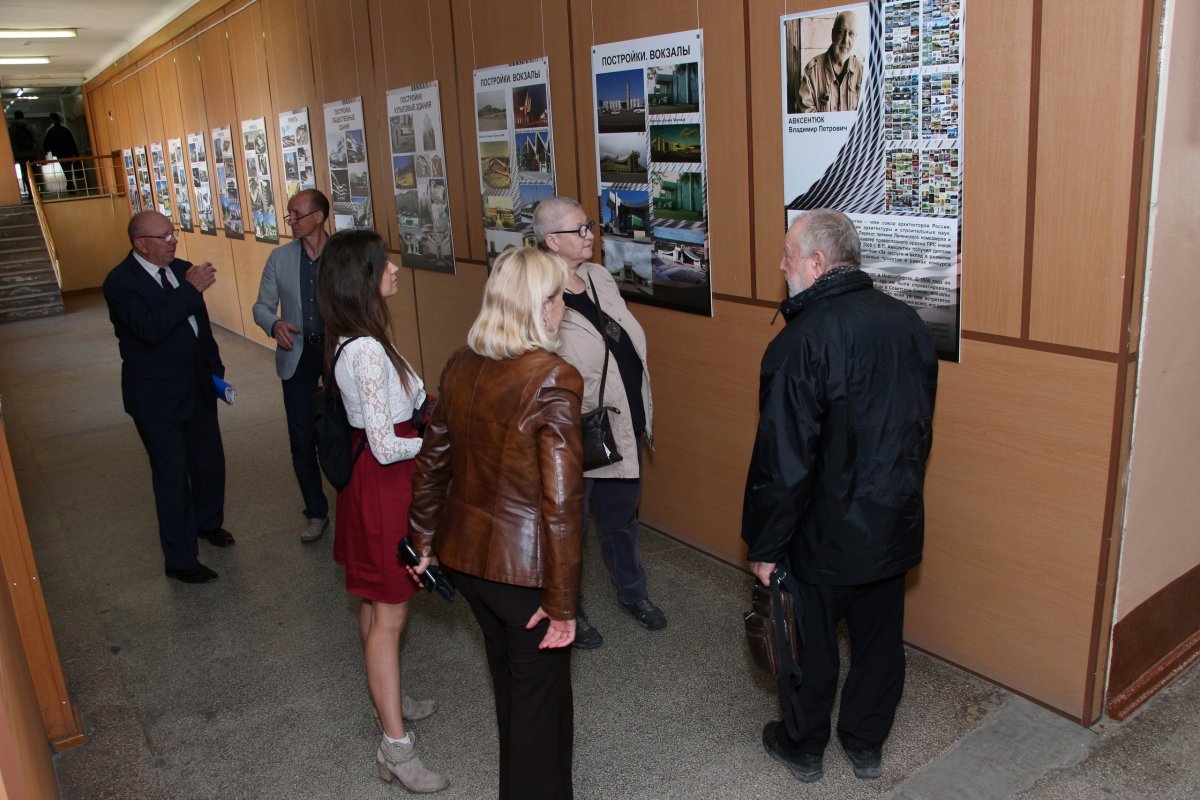 В НГАСУ (Сибстрин) открылась персональная выставка заслуженного архитектора России
