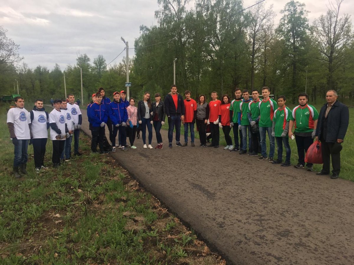 Студенты Бугульминского филиала "КНИТУ" приняли участие в акции "Чистые леса".