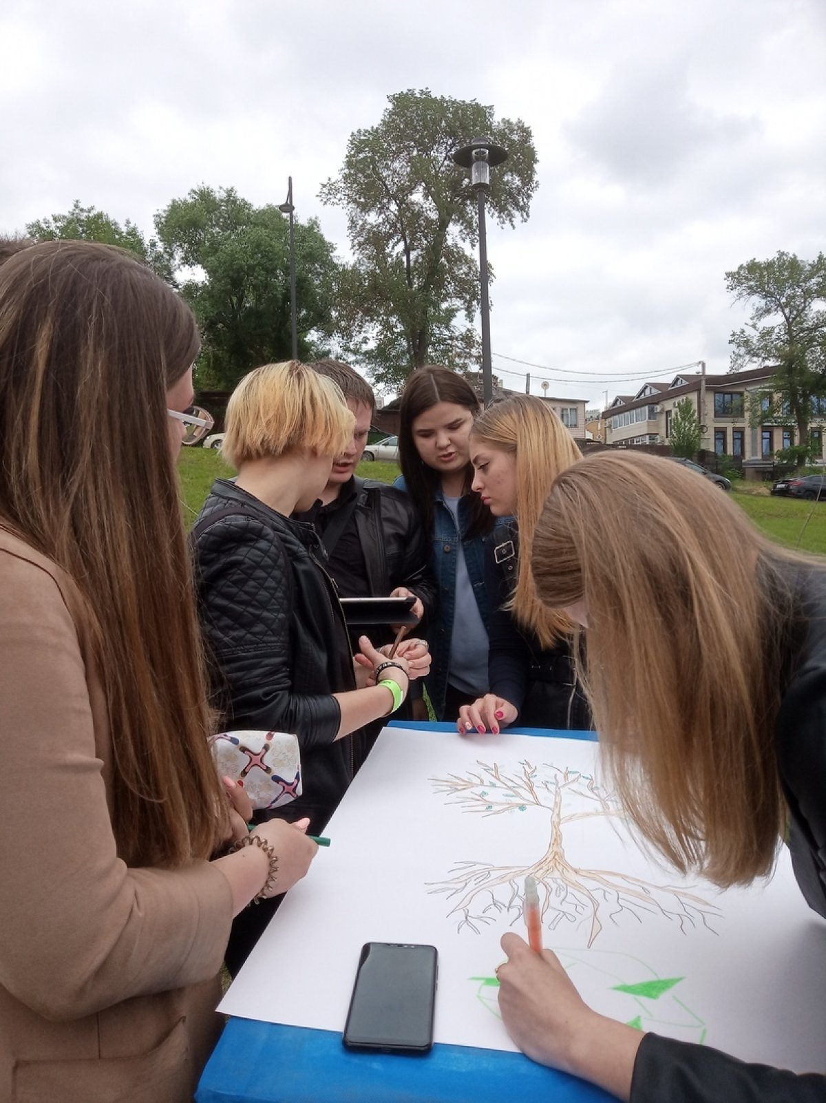 Сегодня группа студентов университета побывала на бизнес-пикнике в липецком Городище. Участвовали в квесте и в мастер-классах