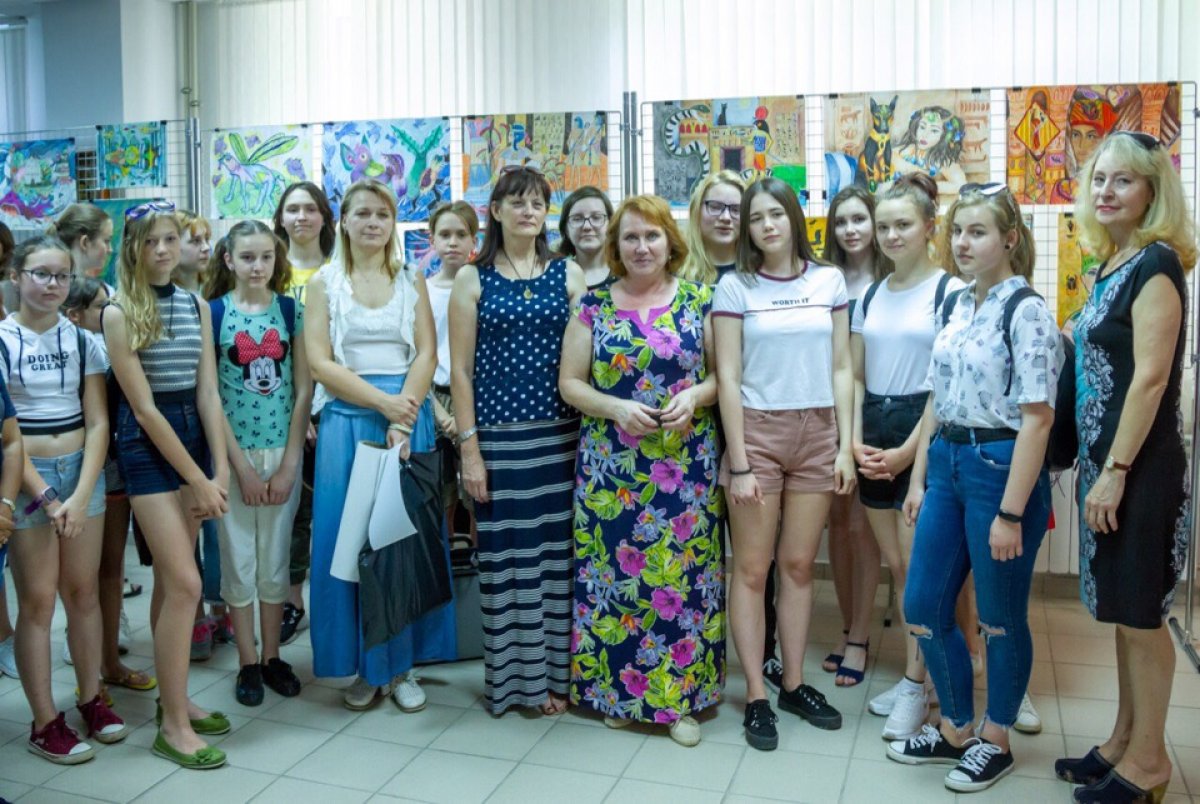 В опорном университете области открыли художественную выставку «Радуга талантов»