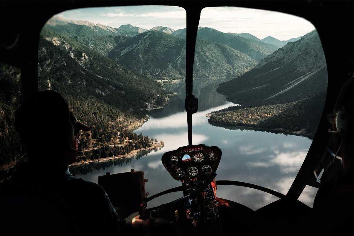 Фантазирование долгое время считалось пустой тратой времени. Ведь человек должен решать реальные проблемы, а не витать в облаках – такая позиция начала оформляться, когда мир вступил в эпоху капитализма. Эти идеи отразились и на психологической науке Фантазирование долгое время считалось пустой тратой времени. Ведь человек должен решать реальные проблемы, а не витать в облаках – такая позиция начала оформляться, когда мир вступил в эпоху капитализма. Эти идеи отразились и на психологической науке