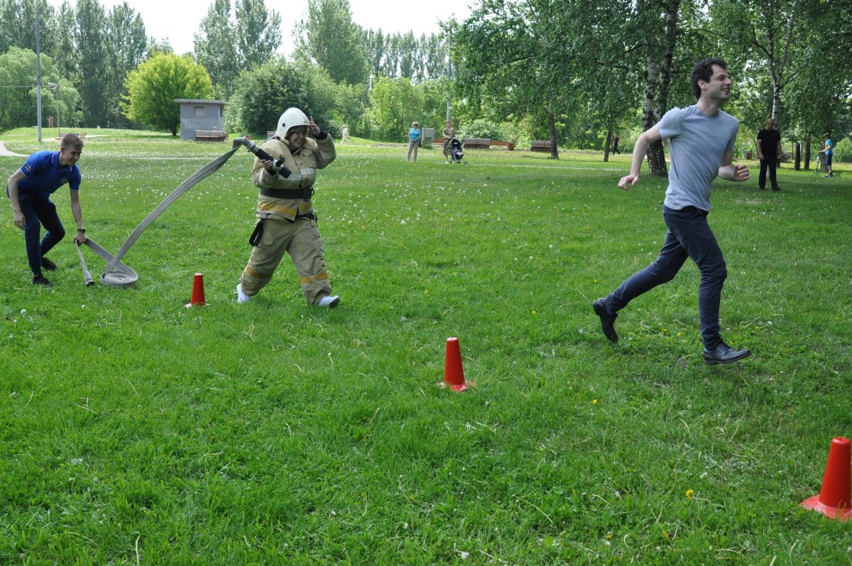 Теплым весенним утром 28 мая 2019 года в сквере " На Олонецком" по ул. Суханской Теплым весенним утром 28 мая 2019 года в сквере " На Олонецком" по ул. Суханской