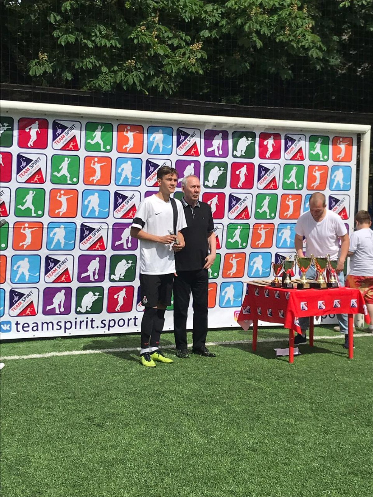 Сборная команда МАДИ по мини-футболу под руководством тренера Р.Р. Айнетдинова заняла 1 место на турнире автодорожных и транспортных организаций