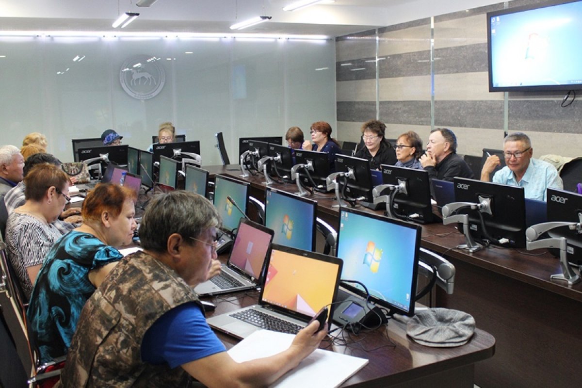 Студенты СВФУ проведут курсы компьютерной грамотности в районах Якутии 👴👵