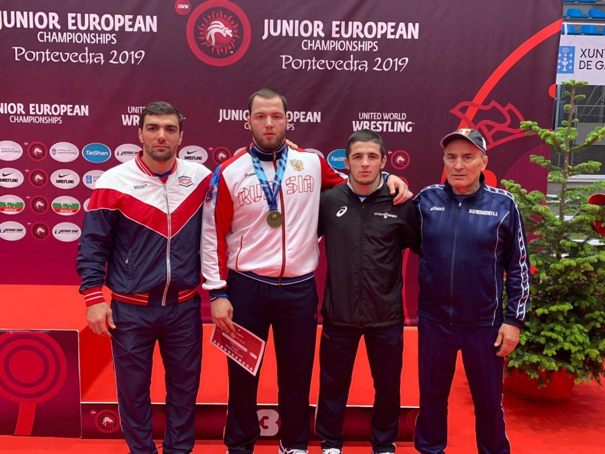 Студент 2 курса факультета управления ДГУ Сайпудин Магомедов стал победителем первенства Европы по вольной борьбе среди юниоров в тяжелой весовой категории.