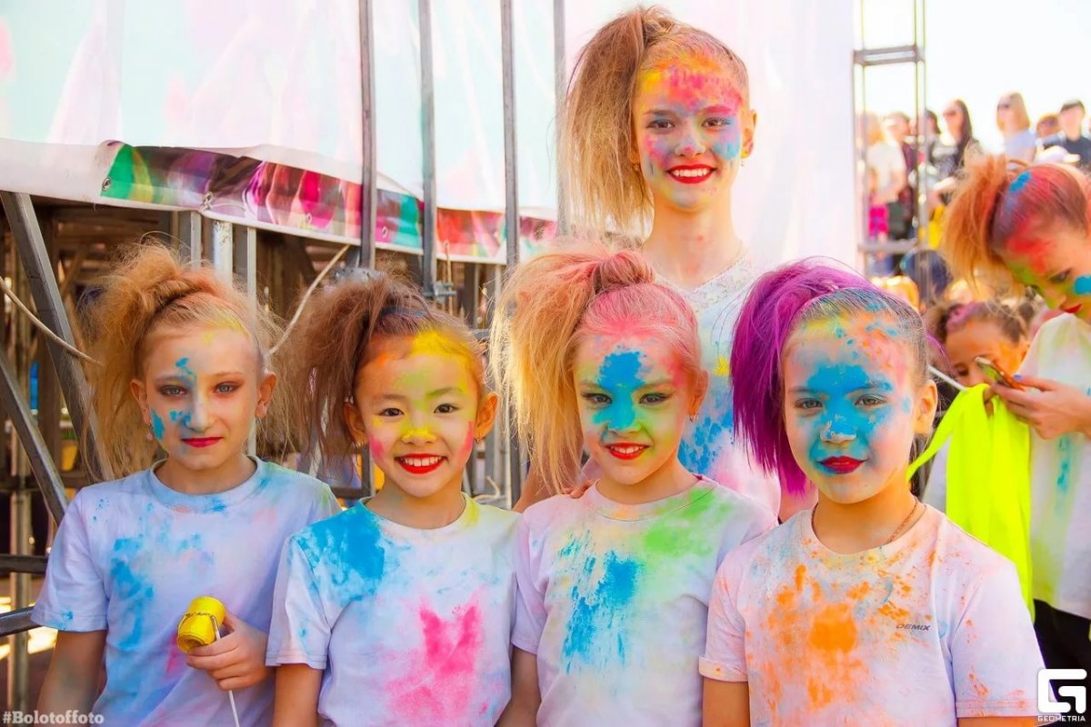 В детском лагере "Хрустальный" пройдет фестиваль красок Холи для артековцев 7 смены в честь 100-летия Финансового университета