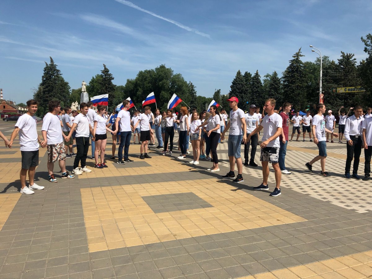 12 июня 2019 года на главной площади города Тихорецка прошел масштабный флешмоб, под названием «Вперед, Россия!».