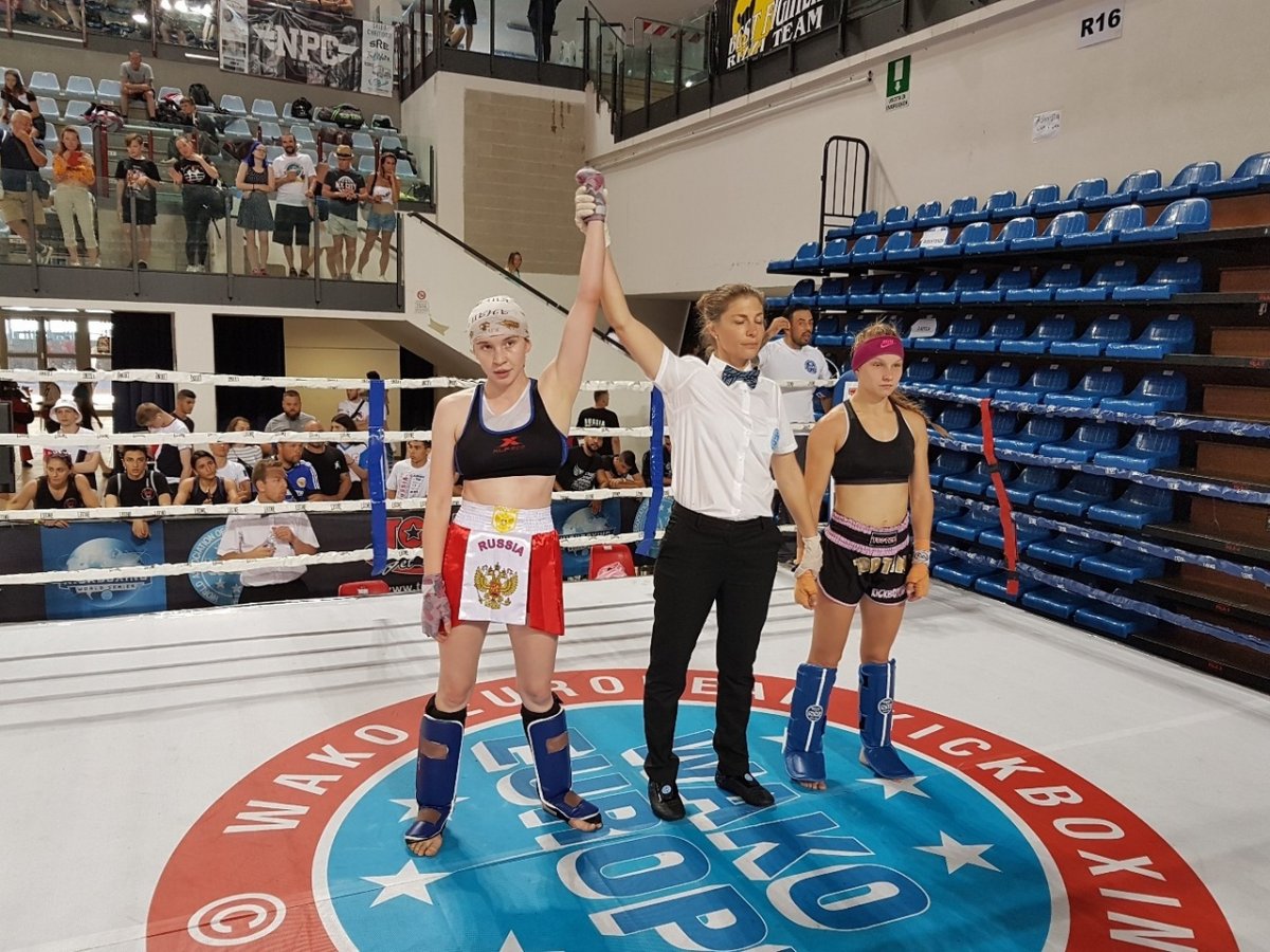 🏆 Студентка Химико-фармацевтического факультета ЧувГУ Полина Петухова стала пятикратной обладательницей Кубка Мира и двукратной обладательницей Кубка Мира BESTFIGHTER!