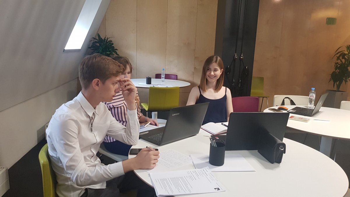 Студенты и аспиранты ЮЗГУ прошли обучение у бизнес-тренеров SuperJob Студенты и аспиранты ЮЗГУ прошли обучение у бизнес-тренеров SuperJob