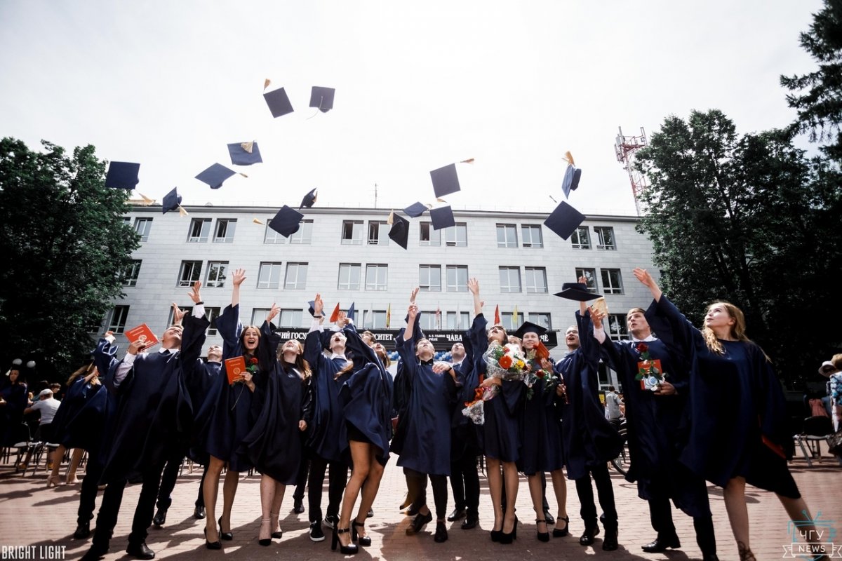 👨‍🎓👩‍🎓 Уже завтра... 💯 самых-самых-самых студентов в мантиях и конфедератках получат свидетельства лучших выпускников - 2019!