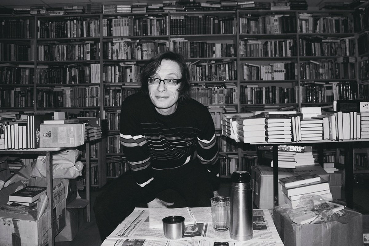 О запрещённой литературе и перестройке, книге, изменившей жизнь, и современной прозе для взрослых и детей — в Андрея Аствацатурова: https://vk.cc/9x59ZS