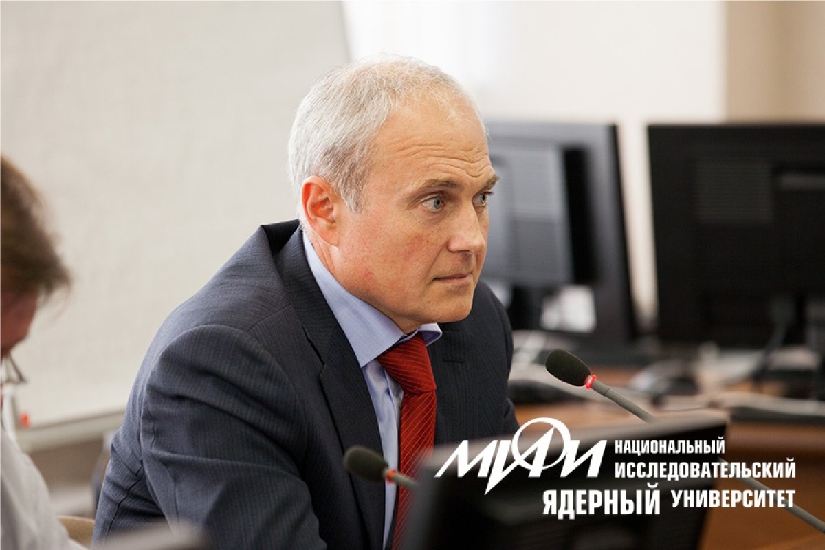 Заместитель директора Института ядерной физики и технологий НИЯУ МИФИ Георгий Тихомиров рассказал, почему катастрофа, произошедшая в Чернобыле, сегодня невозможна.