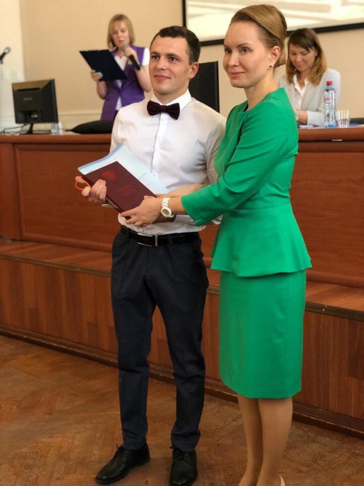 Сегодня в стенах СибГМУ состоялось вручение дипломов 47 выпускникам стоматологического отделения лечебного факультета! 🎊