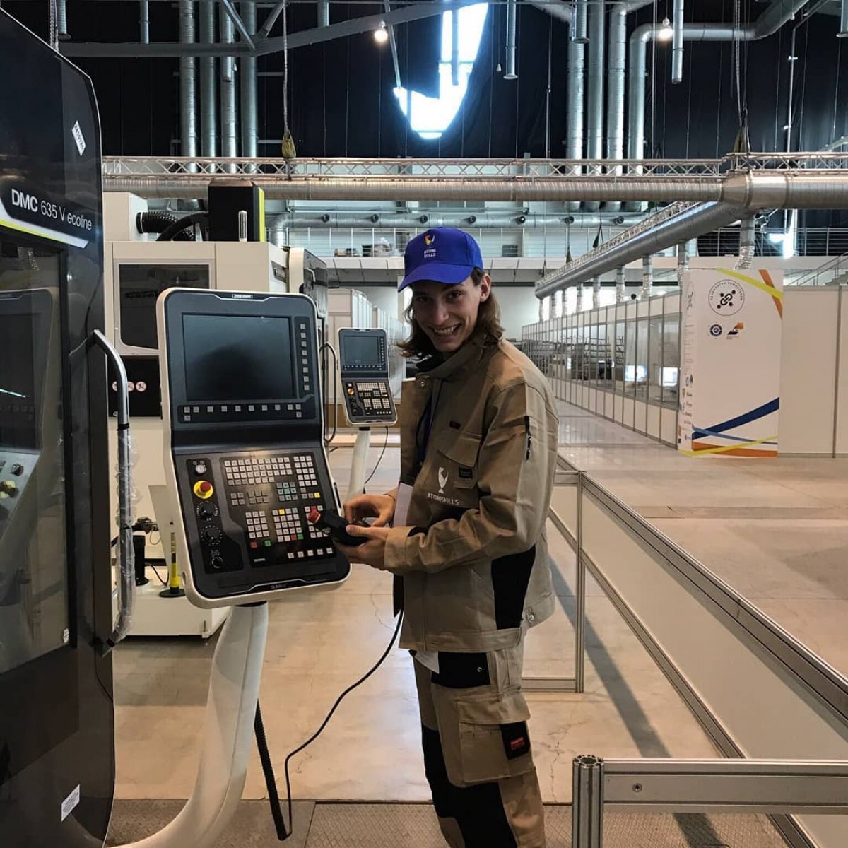 Студент кафедры физических проблем материаловедения НИЯУ МИФИ Артем Дембицкий занял первое место на всероссийском отраслевом чемпионате AtomSkills-2019 по компетенции «изготовление изделий из полимерных материалов». Поздравляем! Студент кафедры физических проблем материаловедения НИЯУ МИФИ Артем Дембицкий занял первое место на всероссийском отраслевом чемпионате AtomSkills-2019 по компетенции «изготовление изделий из полимерных материалов». Поздравляем!