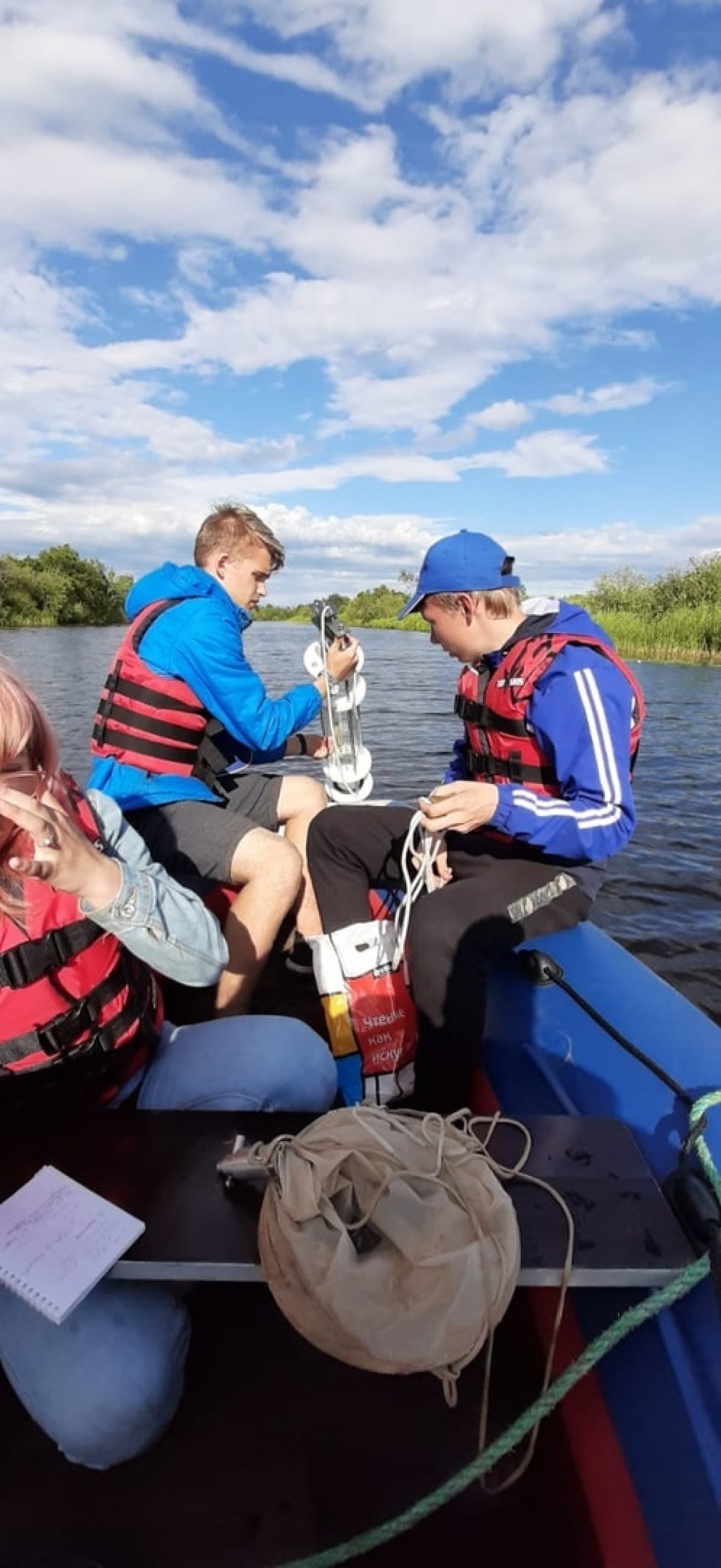 Участники экспедиции «Вместе по Русскому Северу: Онежско-Балтийский водный путь» провели научные исследования по гидробиологии